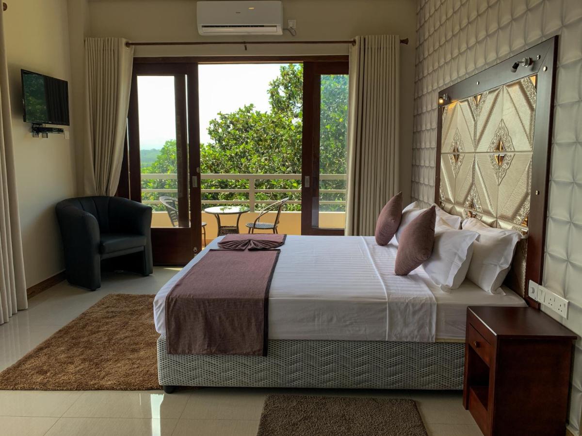Mount Rich Rumassala Hotel อูนาวาตูนา ภายนอก รูปภาพ