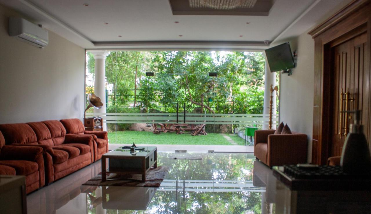 Mount Rich Rumassala Hotel อูนาวาตูนา ภายนอก รูปภาพ