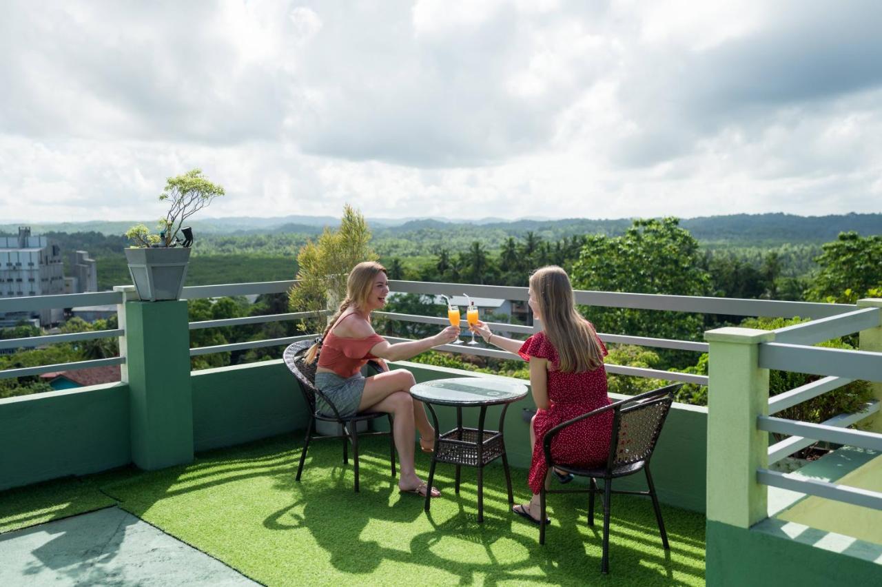 Mount Rich Rumassala Hotel อูนาวาตูนา ภายนอก รูปภาพ