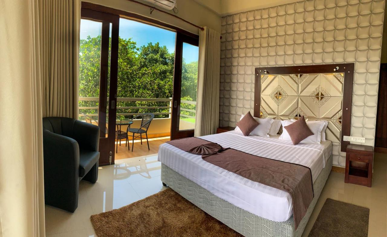 Mount Rich Rumassala Hotel อูนาวาตูนา ภายนอก รูปภาพ