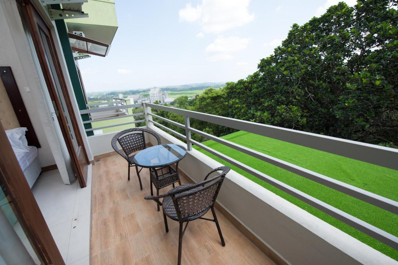 Mount Rich Rumassala Hotel อูนาวาตูนา ภายนอก รูปภาพ