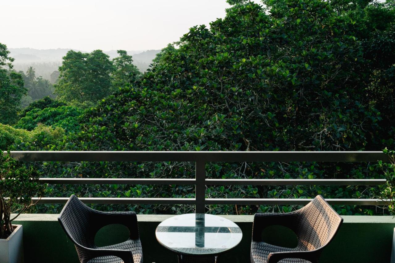 Mount Rich Rumassala Hotel อูนาวาตูนา ภายนอก รูปภาพ