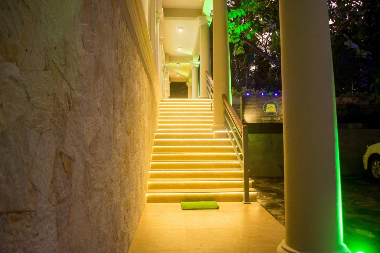 Mount Rich Rumassala Hotel อูนาวาตูนา ภายนอก รูปภาพ