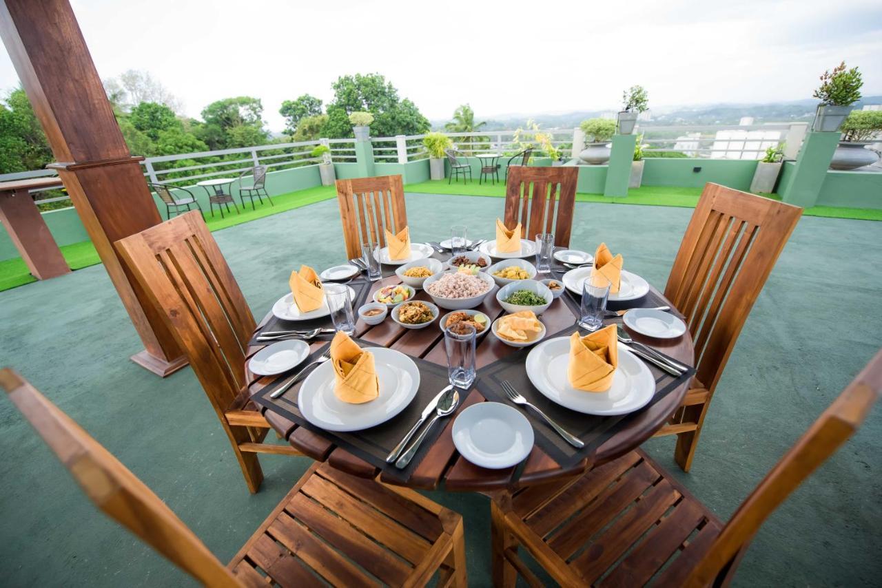 Mount Rich Rumassala Hotel อูนาวาตูนา ภายนอก รูปภาพ