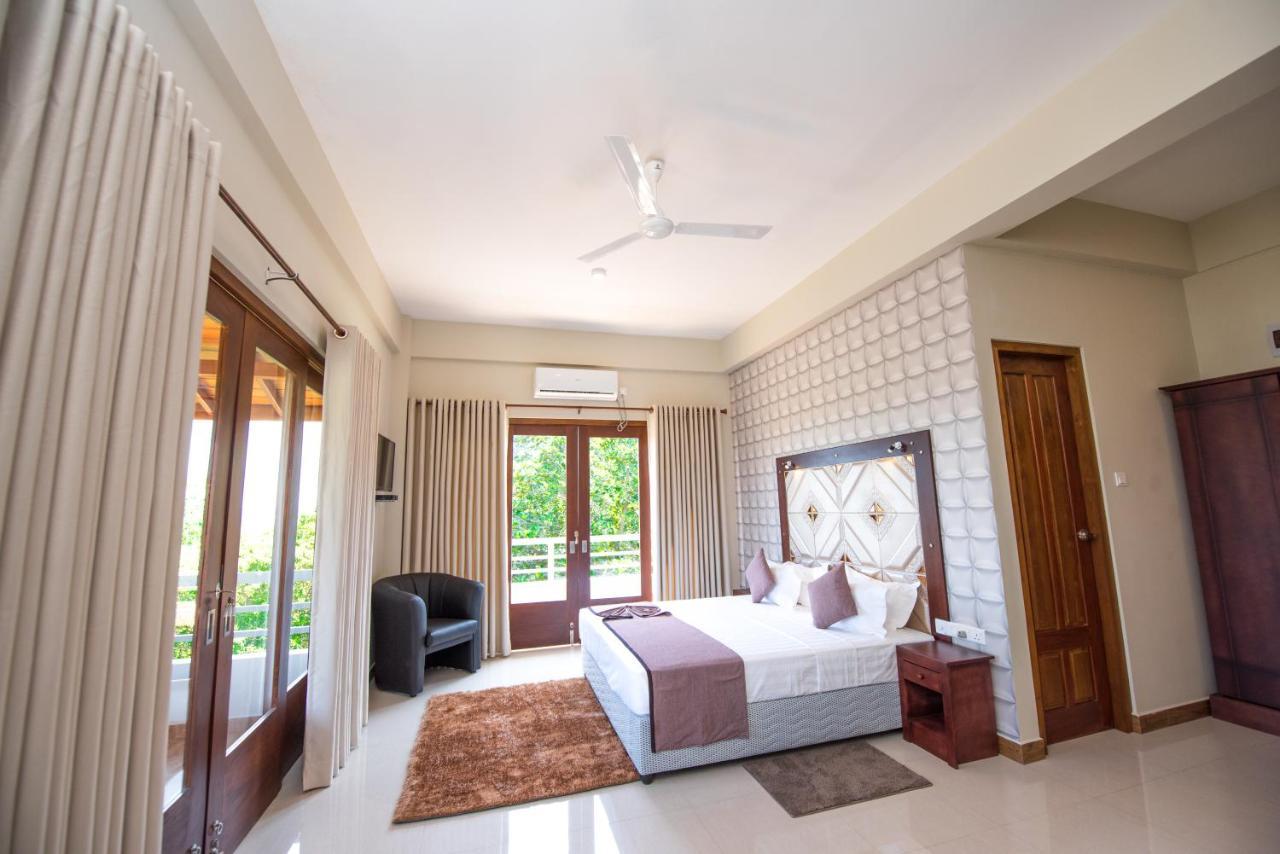 Mount Rich Rumassala Hotel อูนาวาตูนา ภายนอก รูปภาพ