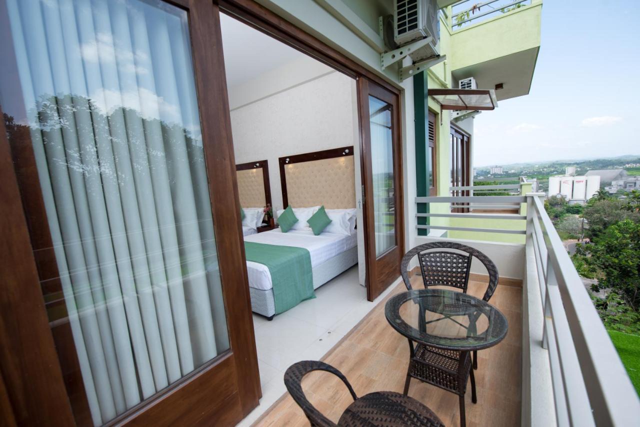 Mount Rich Rumassala Hotel อูนาวาตูนา ภายนอก รูปภาพ