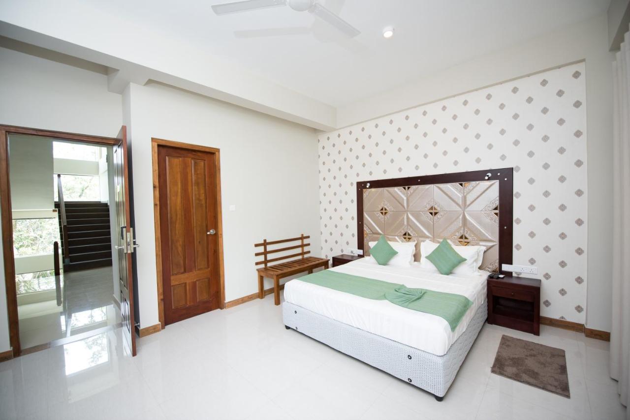 Mount Rich Rumassala Hotel อูนาวาตูนา ภายนอก รูปภาพ