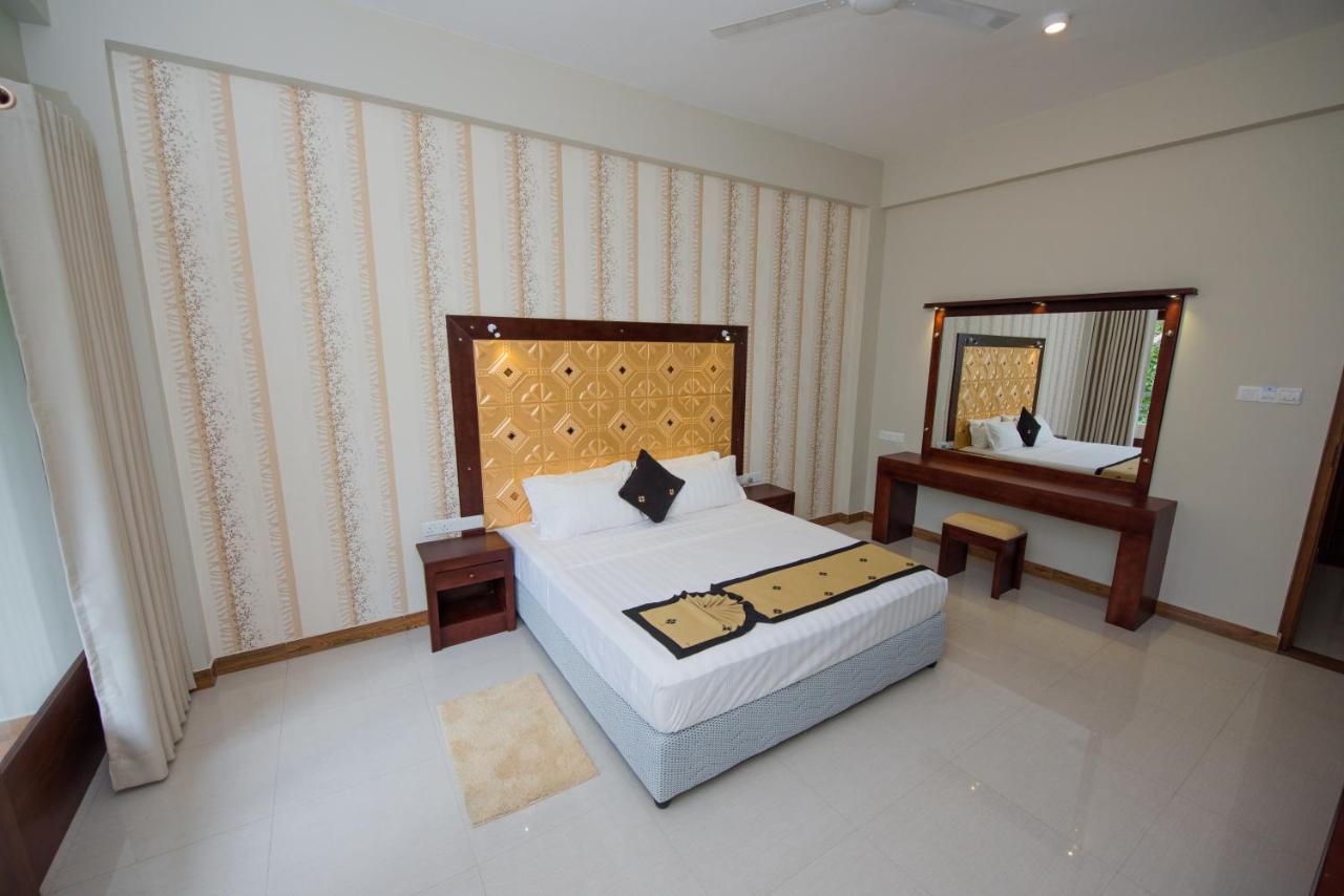 Mount Rich Rumassala Hotel อูนาวาตูนา ภายนอก รูปภาพ