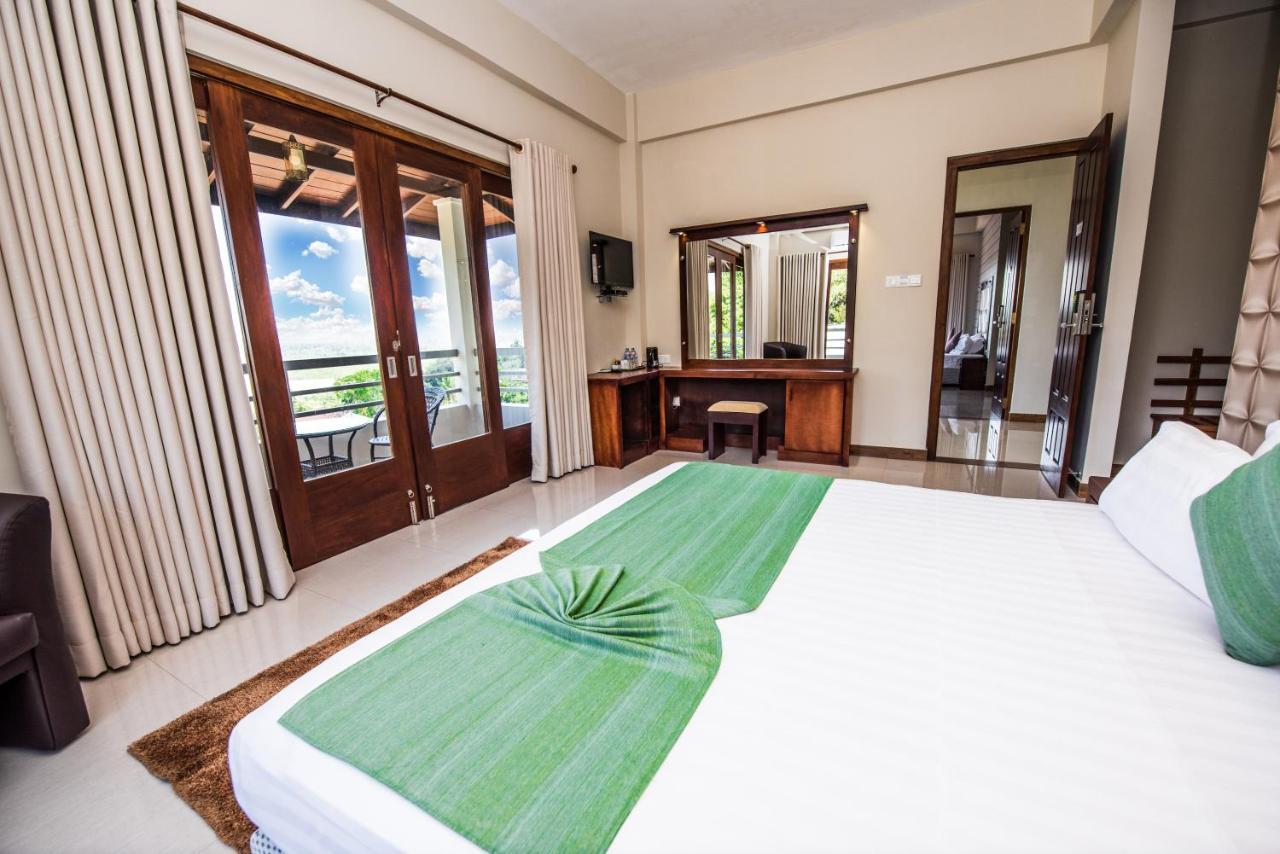 Mount Rich Rumassala Hotel อูนาวาตูนา ภายนอก รูปภาพ